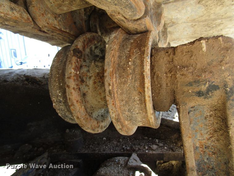 image for item DH8350 1985 Caterpillar 225 excavator