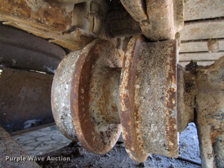 image for item DH8350 1985 Caterpillar 225 excavator