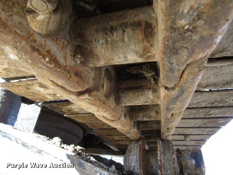 image for item DH8350 1985 Caterpillar 225 excavator