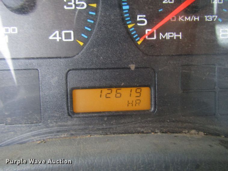 image for item DH8370 2006 International 7500 digger derrick truck