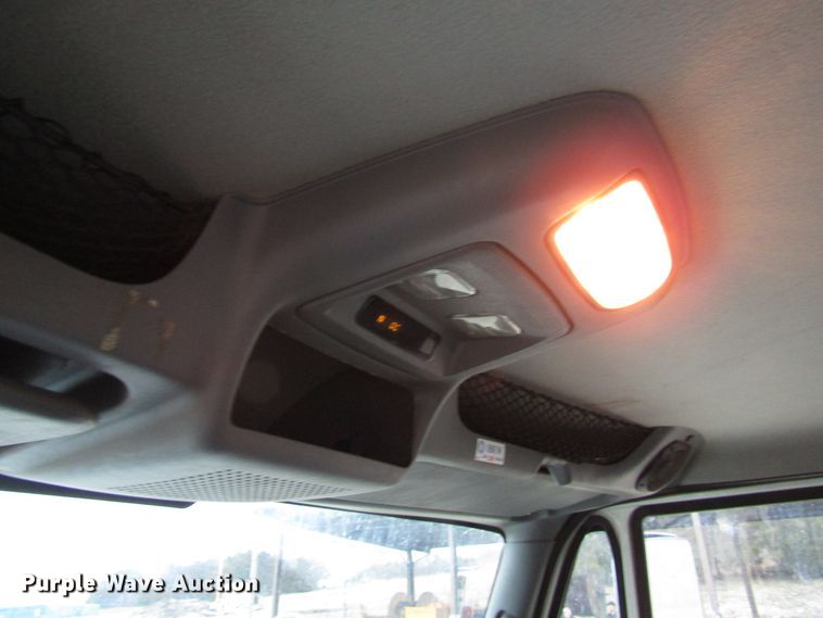 image for item DH8370 2006 International 7500 digger derrick truck