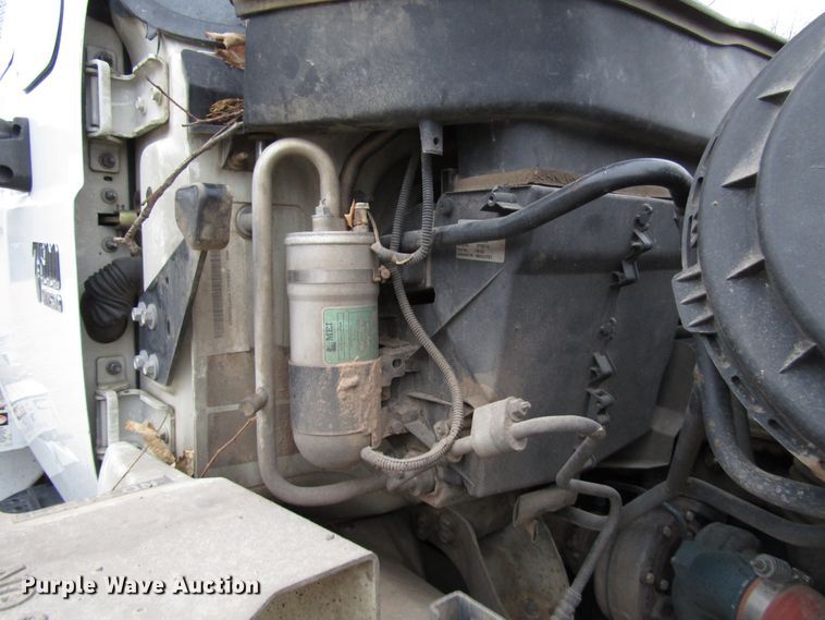 image for item DH8370 2006 International 7500 digger derrick truck