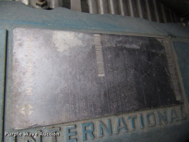 image for item DH8370 2006 International 7500 digger derrick truck