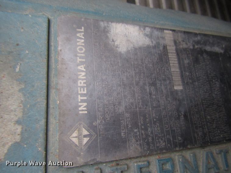 image for item DH8370 2006 International 7500 digger derrick truck