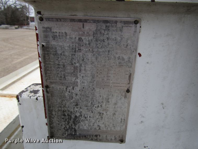 image for item DH8370 2006 International 7500 digger derrick truck