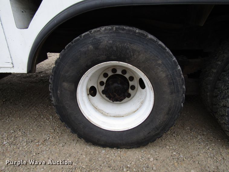 image for item DH8370 2006 International 7500 digger derrick truck