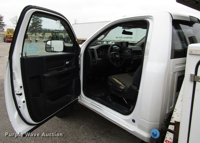 image for item DH8371 2012 Dodge Ram 5500 bucket truck