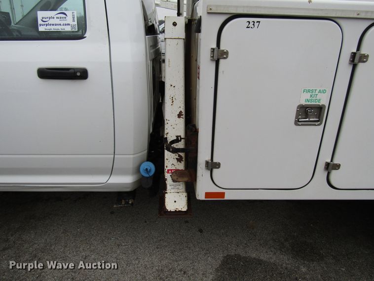 image for item DH8371 2012 Dodge Ram 5500 bucket truck