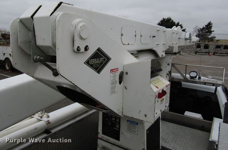 image for item DH8371 2012 Dodge Ram 5500 bucket truck