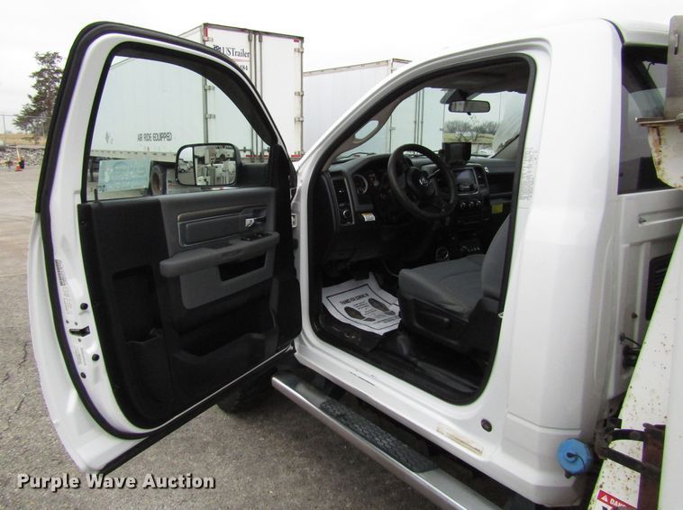 image for item DH8372 2013 Dodge Ram 5500 bucket truck