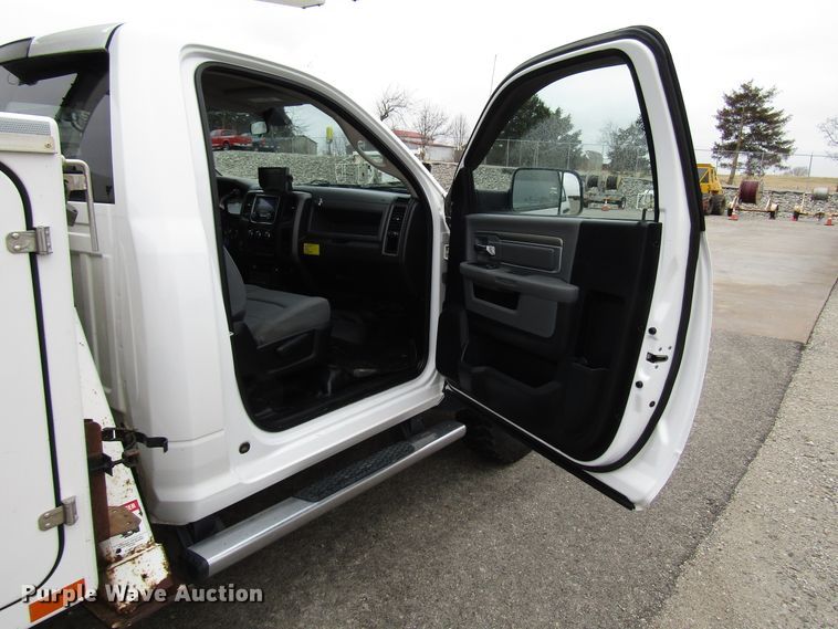 image for item DH8372 2013 Dodge Ram 5500 bucket truck