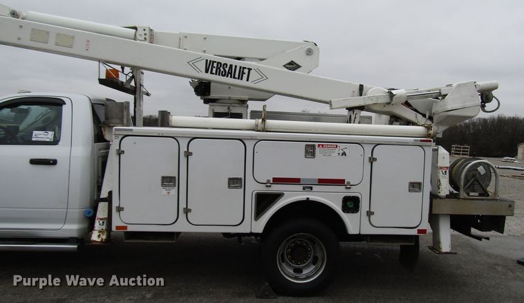 image for item DH8372 2013 Dodge Ram 5500 bucket truck
