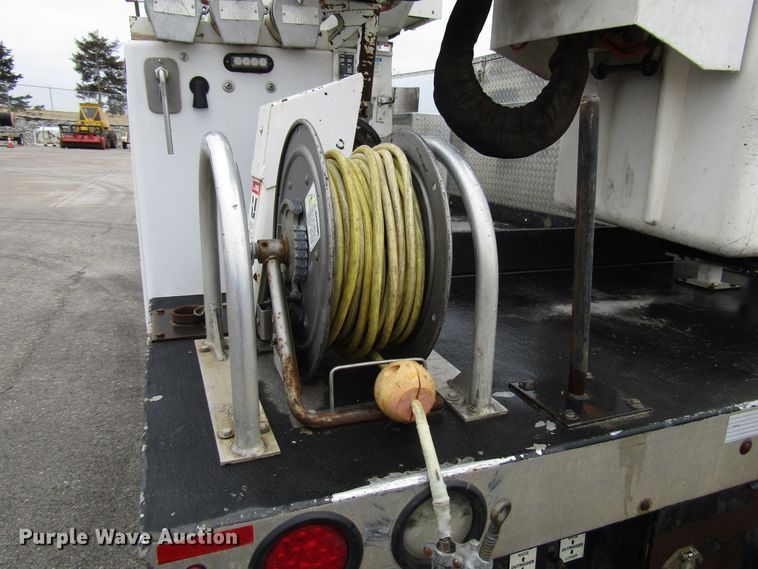 image for item DH8372 2013 Dodge Ram 5500 bucket truck