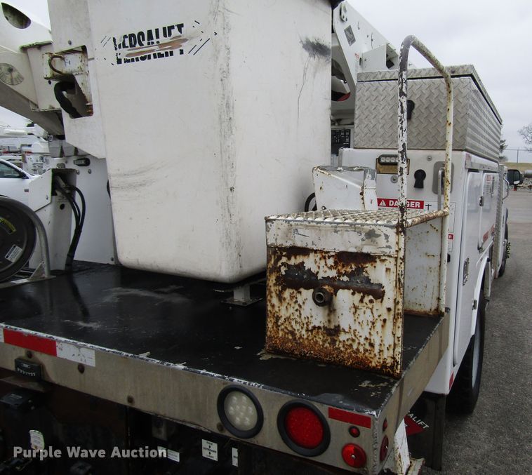 image for item DH8372 2013 Dodge Ram 5500 bucket truck