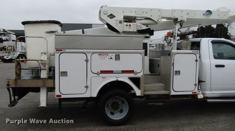 image for item DH8372 2013 Dodge Ram 5500 bucket truck
