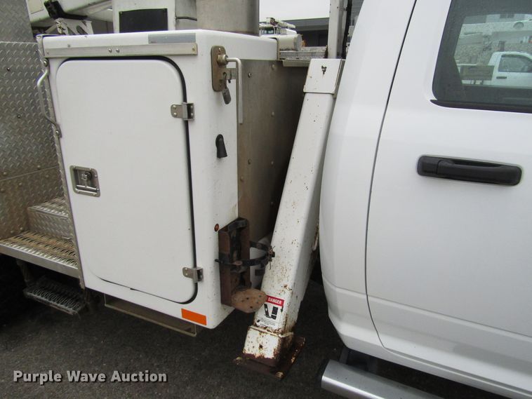 image for item DH8372 2013 Dodge Ram 5500 bucket truck
