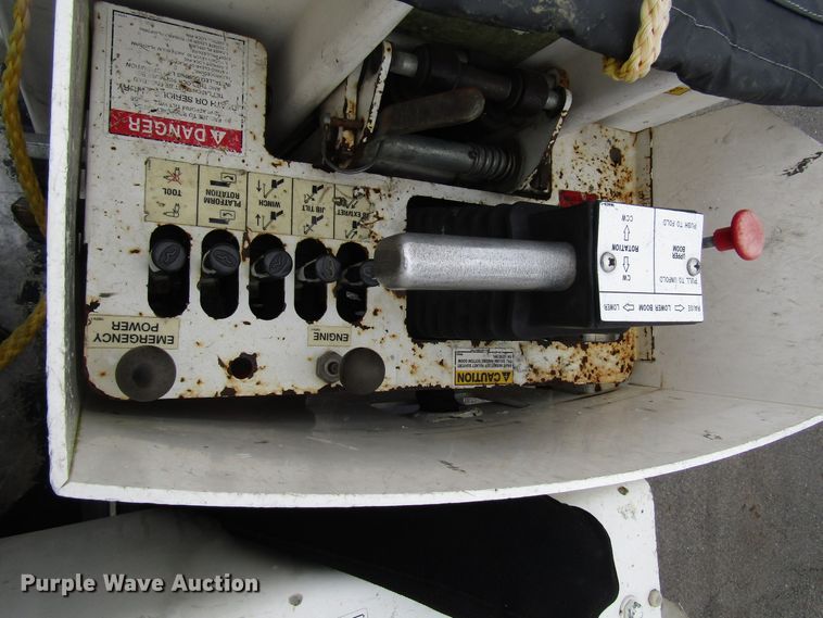 image for item DH8372 2013 Dodge Ram 5500 bucket truck