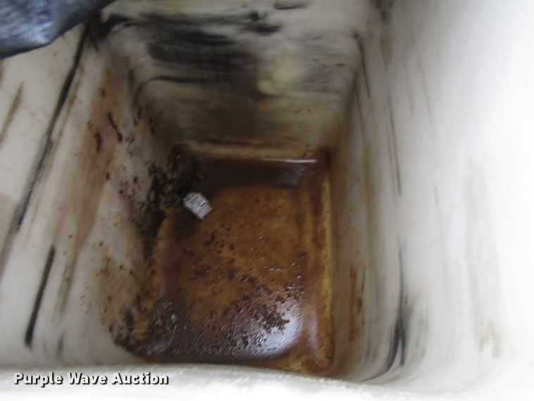 image for item DH8372 2013 Dodge Ram 5500 bucket truck