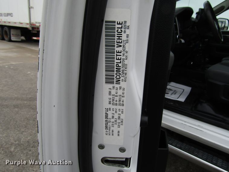 image for item DH8372 2013 Dodge Ram 5500 bucket truck