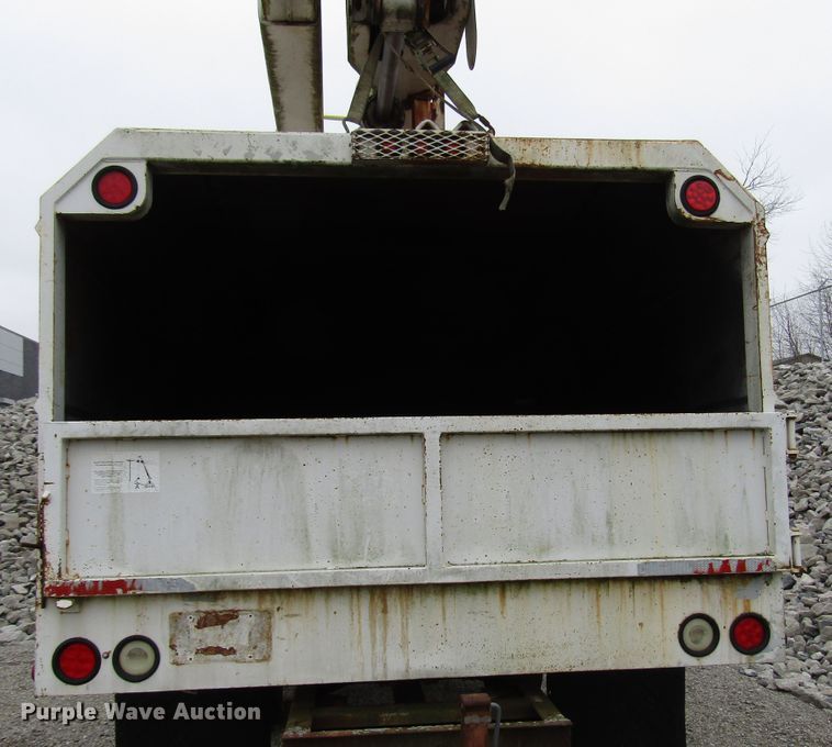 image for item DH8373 12'L x 92"W chip bed with boom