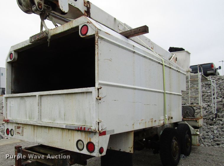 image for item DH8373 12'L x 92"W chip bed with boom