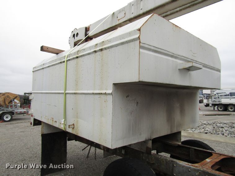 image for item DH8373 12'L x 92"W chip bed with boom