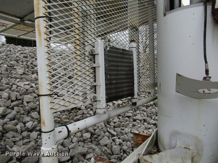 image for item DH8373 12'L x 92"W chip bed with boom