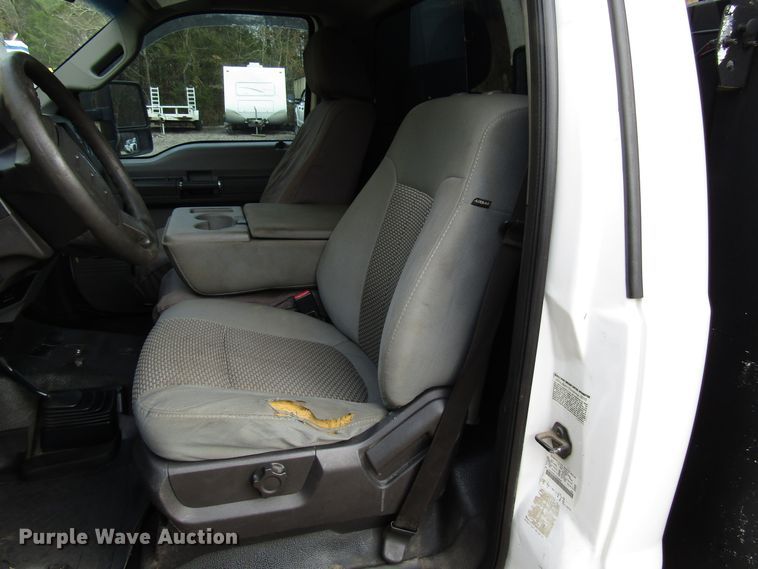 image for item DH8374 2011 Ford F550 service truck