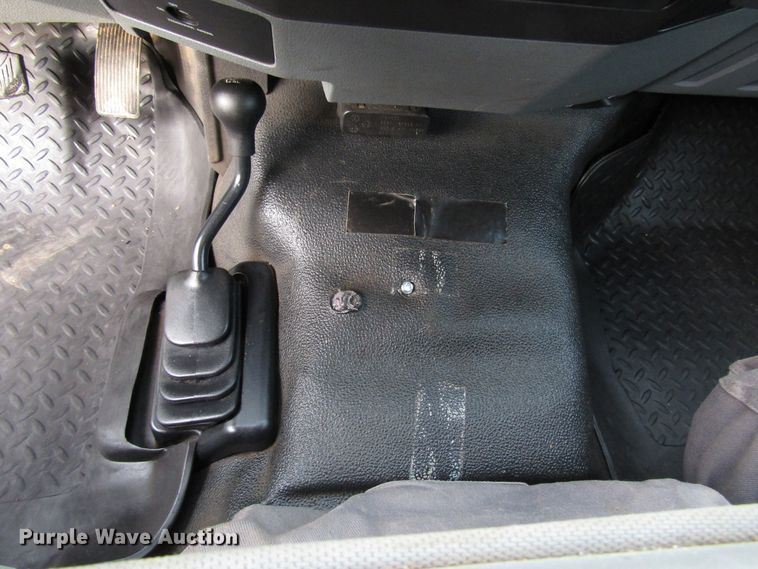 image for item DH8374 2011 Ford F550 service truck