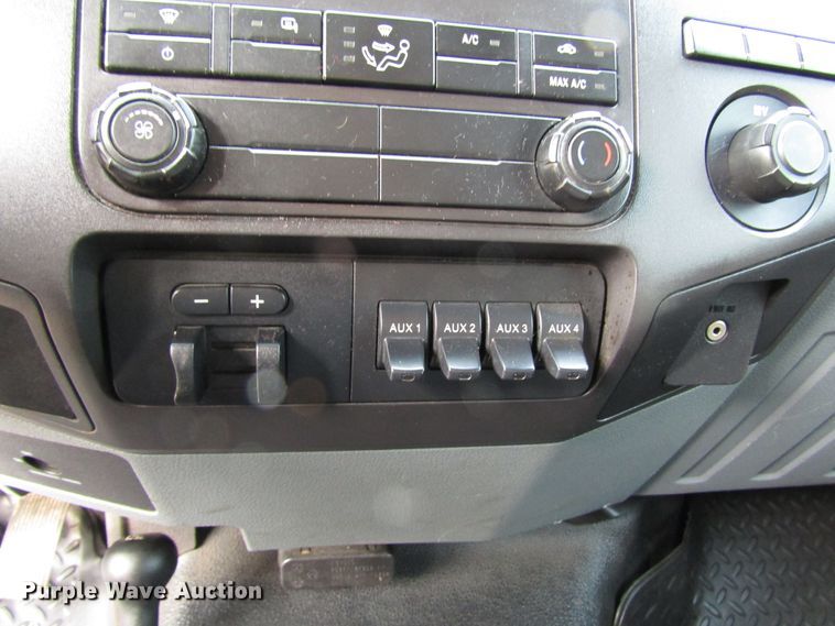 image for item DH8374 2011 Ford F550 service truck