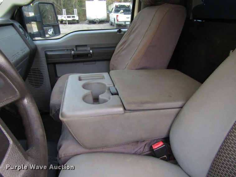 image for item DH8374 2011 Ford F550 service truck