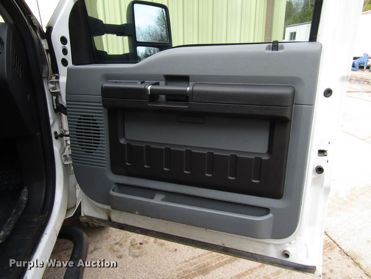 image for item DH8374 2011 Ford F550 service truck