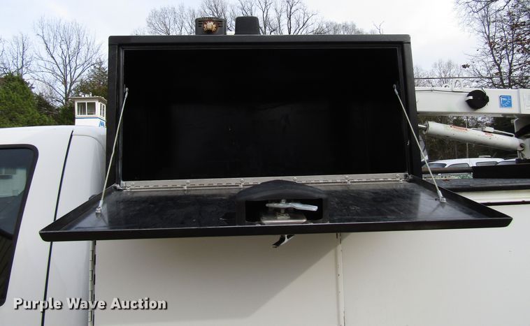 image for item DH8374 2011 Ford F550 service truck