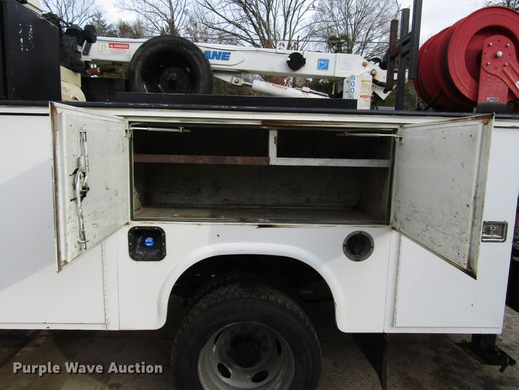 image for item DH8374 2011 Ford F550 service truck