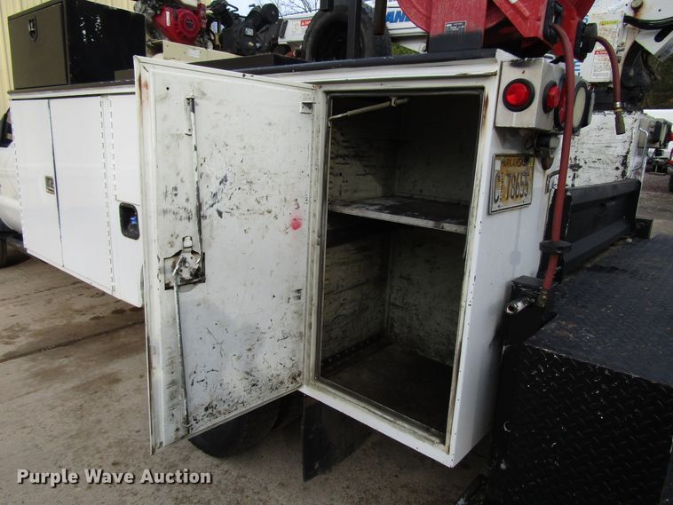 image for item DH8374 2011 Ford F550 service truck
