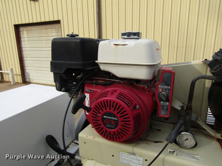 image for item DH8374 2011 Ford F550 service truck