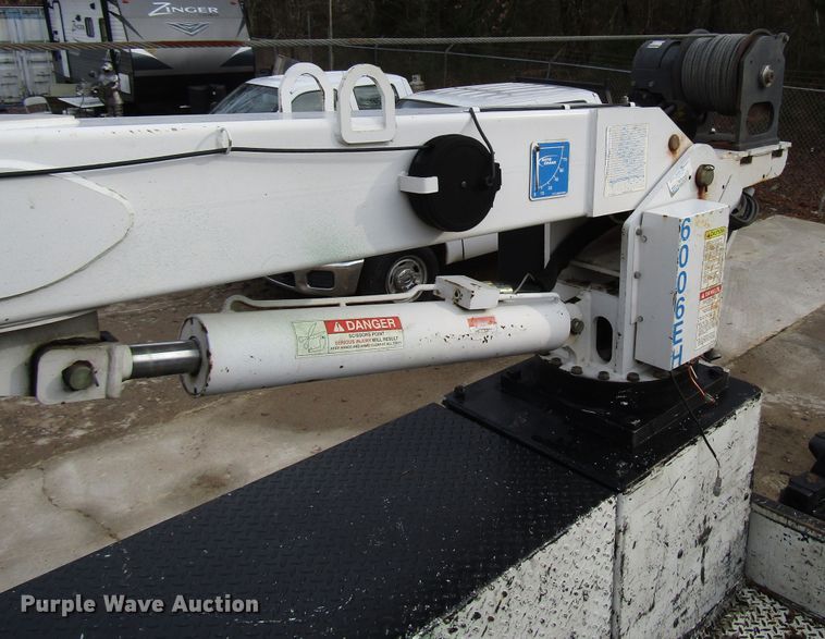 image for item DH8374 2011 Ford F550 service truck