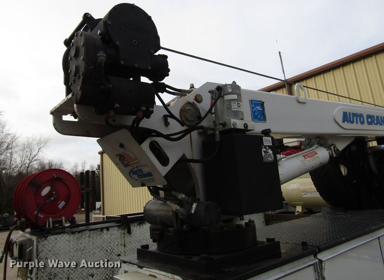 image for item DH8374 2011 Ford F550 service truck