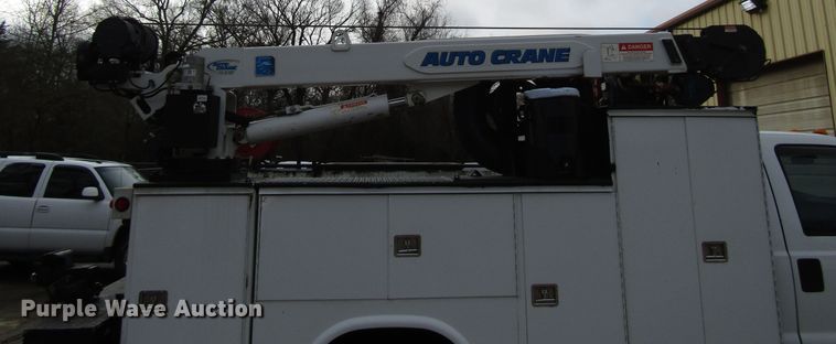 image for item DH8374 2011 Ford F550 service truck