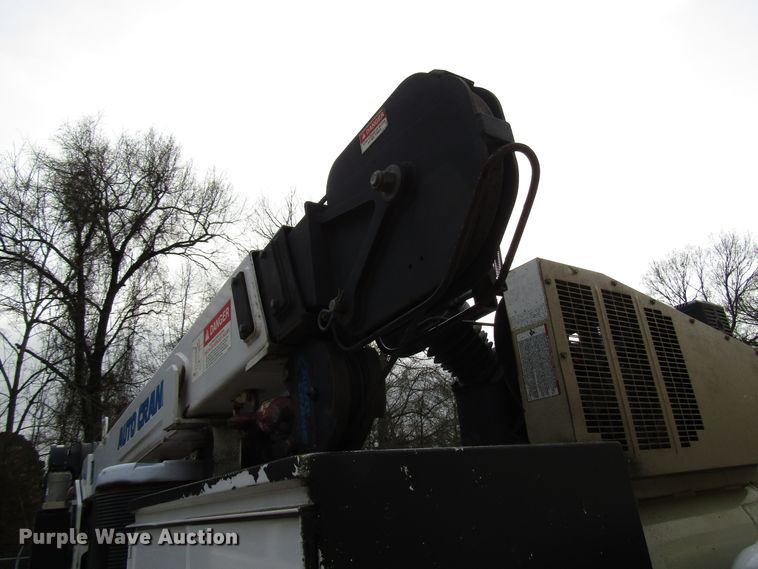 image for item DH8374 2011 Ford F550 service truck