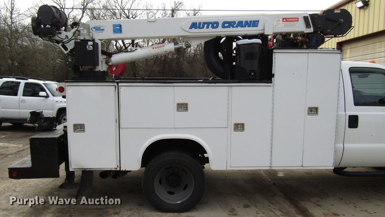 image for item DH8374 2011 Ford F550 service truck