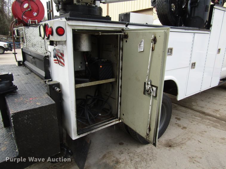 image for item DH8374 2011 Ford F550 service truck