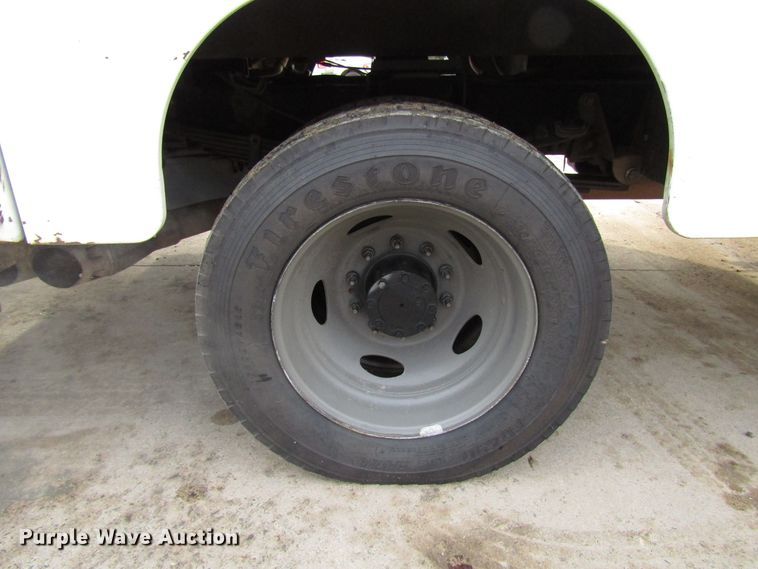 image for item DH8374 2011 Ford F550 service truck