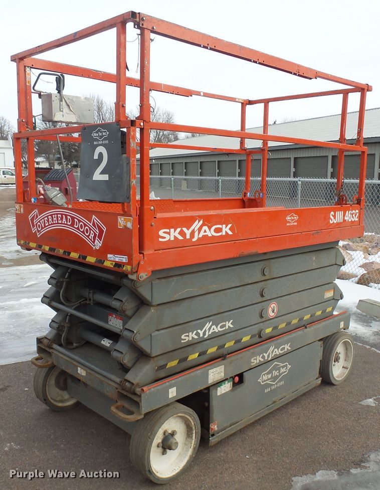 image for item EF9561 Skyjack SJIII 4632 scissor lift