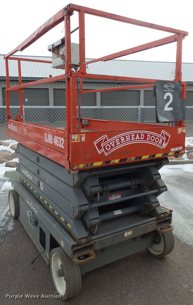 image for item EF9561 Skyjack SJIII 4632 scissor lift