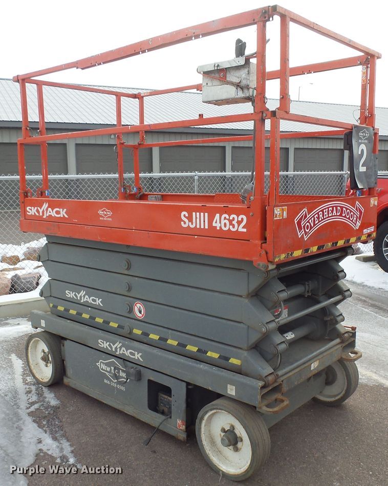 image for item EF9561 Skyjack SJIII 4632 scissor lift