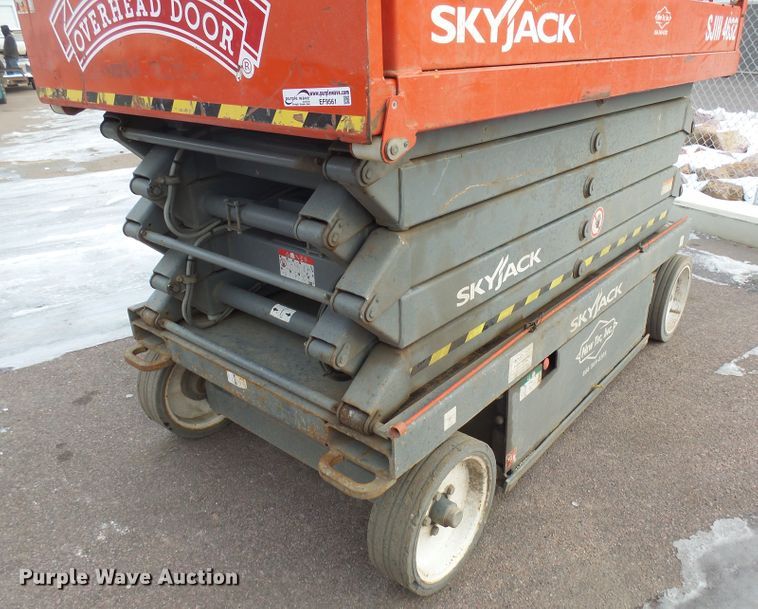 image for item EF9561 Skyjack SJIII 4632 scissor lift