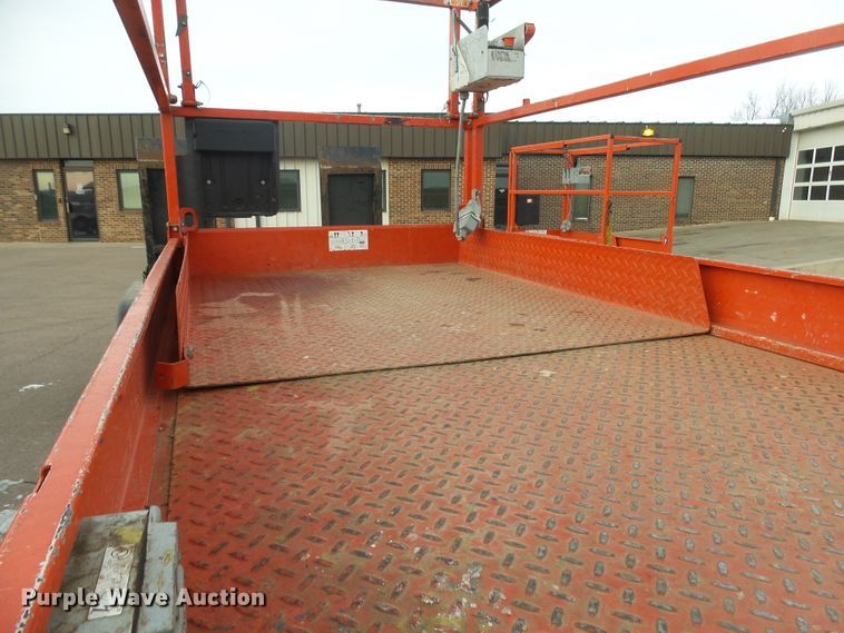 image for item EF9561 Skyjack SJIII 4632 scissor lift