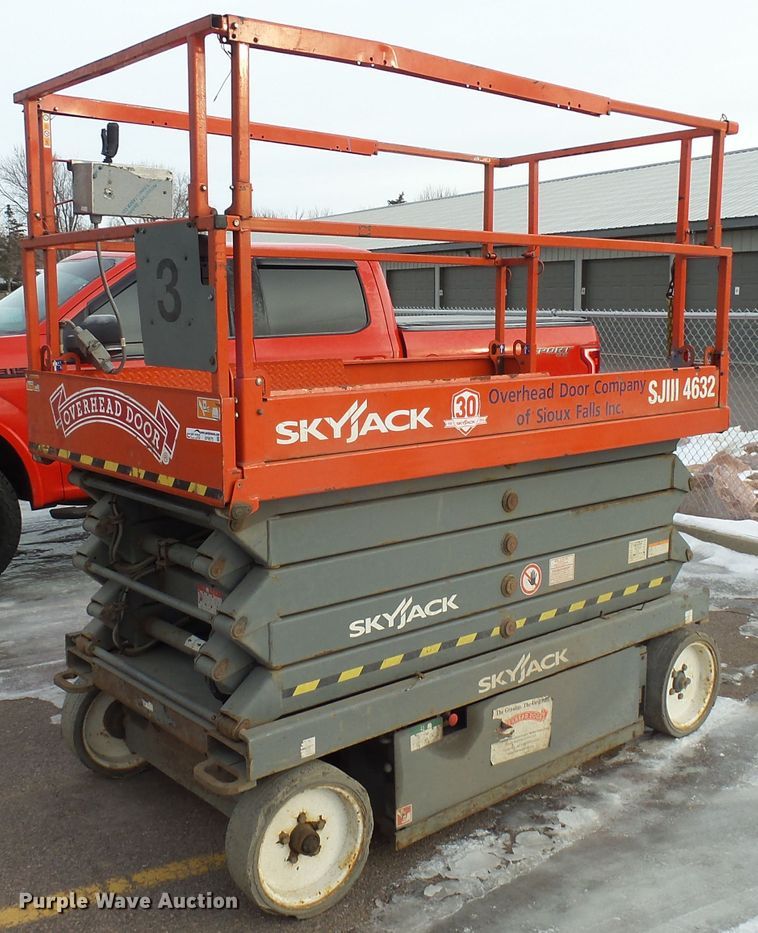 image for item EF9575 Skyjack SJIII 4632 scissor lift