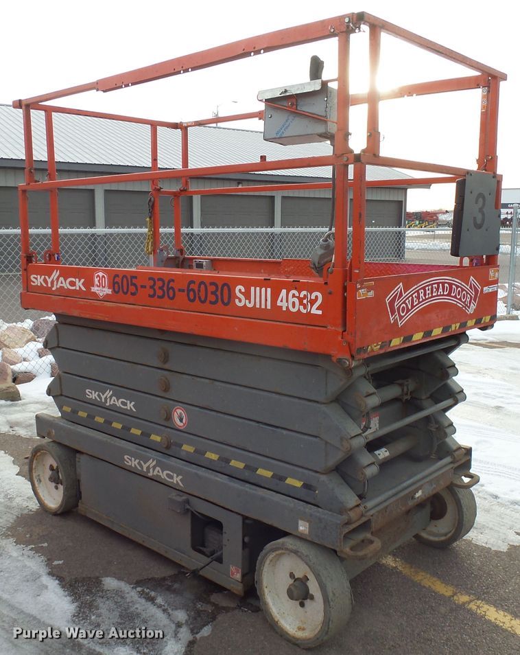 image for item EF9575 Skyjack SJIII 4632 scissor lift
